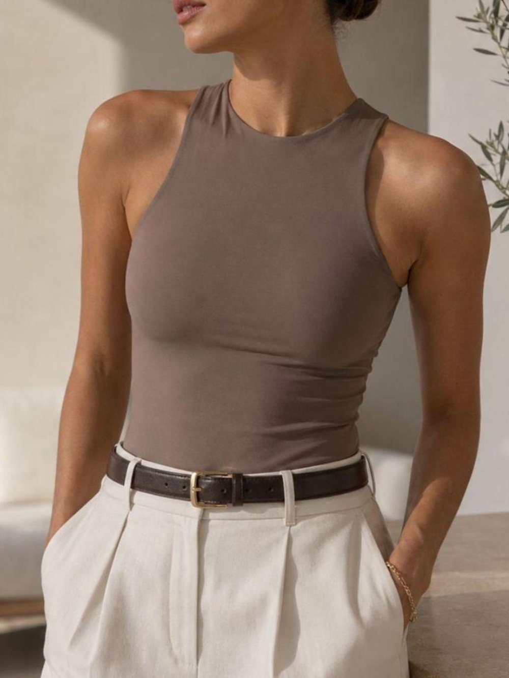 Aritzia Sleeveless Bodysuit Original Contour '90s warm taupe